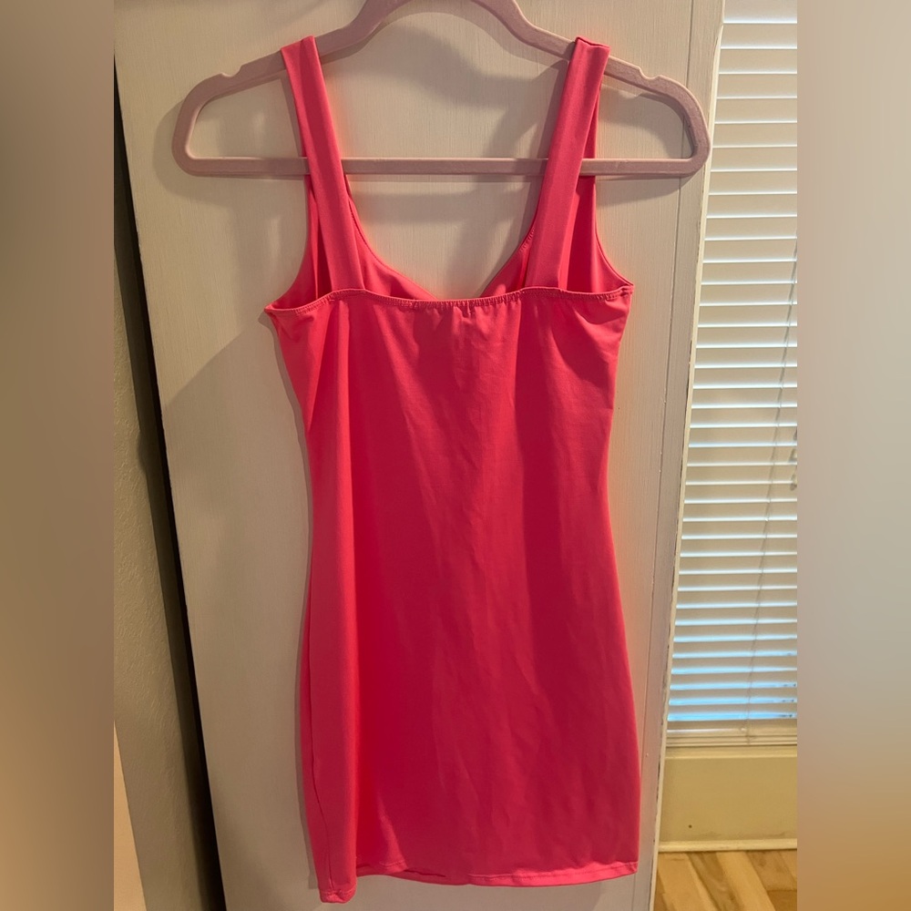 Forever 21 bodycon dress with front cut out. Barbie pink. Size Small! - Picture 3 of 3